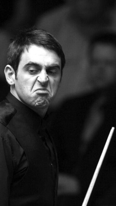 他更多地在 他更多地在